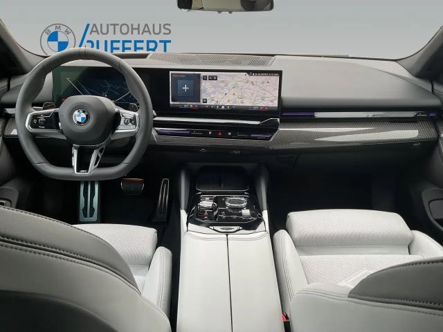 BMW 520 520d M-Sport Sedan