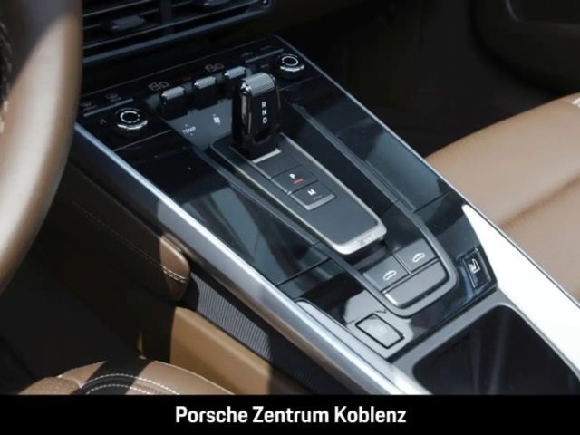 Porsche 992 4 Coupé Targa