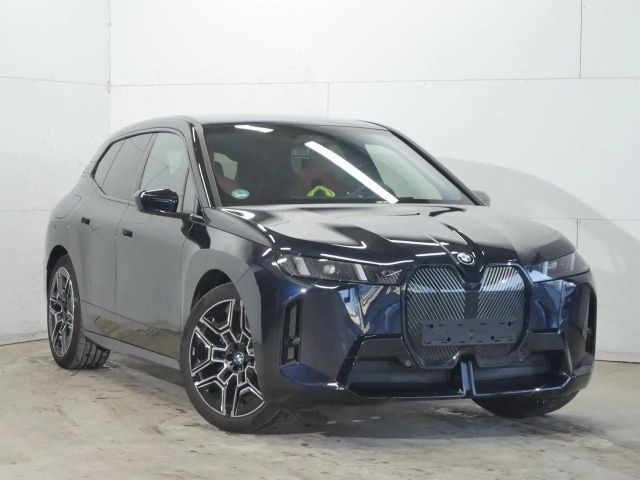 BMW iX xDrive60