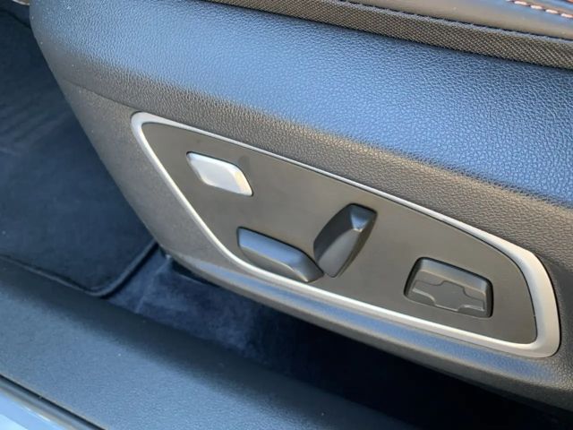 Renault Koleos Blue Initiale Paris