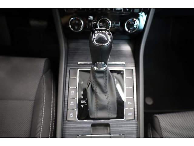 Skoda Superb 2.0 TDI Combi Style Style