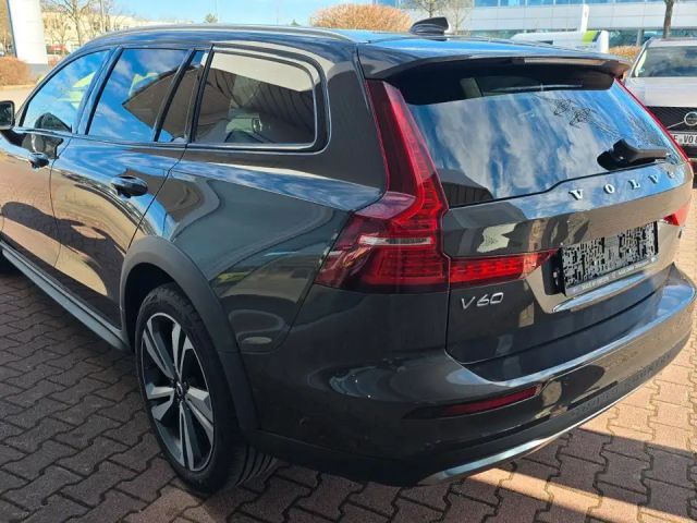 Volvo V60 Cross Country AWD Plus