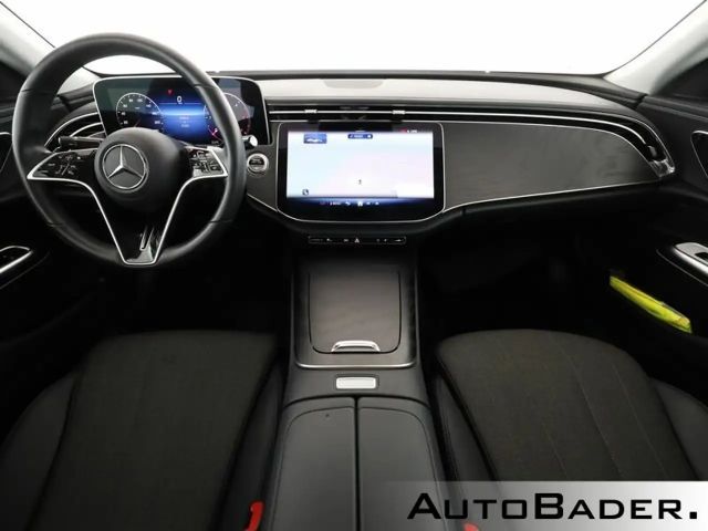 Mercedes-Benz E 220 AVANTGARDE E 220 d Sedan