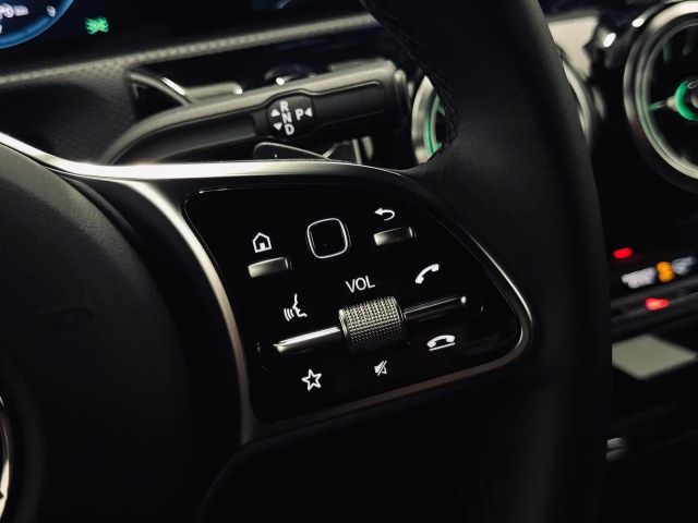 Mercedes-Benz CLA 250 CLA 250 e Sedan