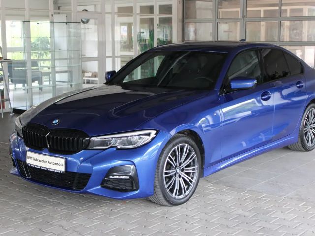 BMW 320 320d M-Sport Sedan xDrive
