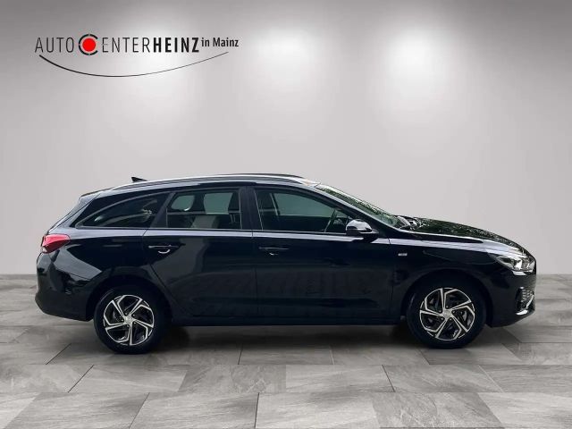 Hyundai i30 Hybrid Select