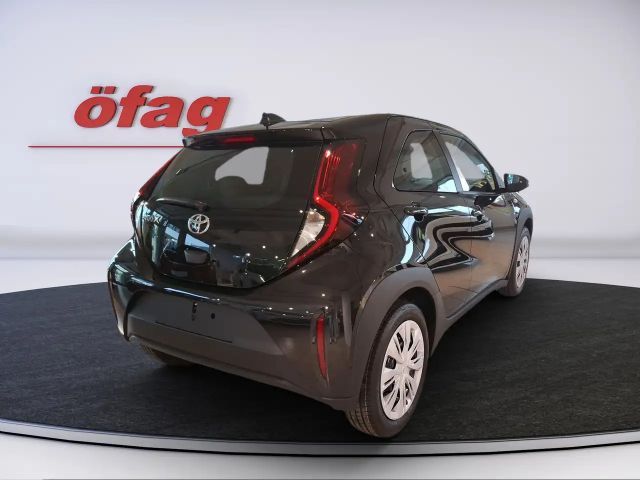 Toyota Aygo X 1.0 VVT-i Hatchback Play VVT-i