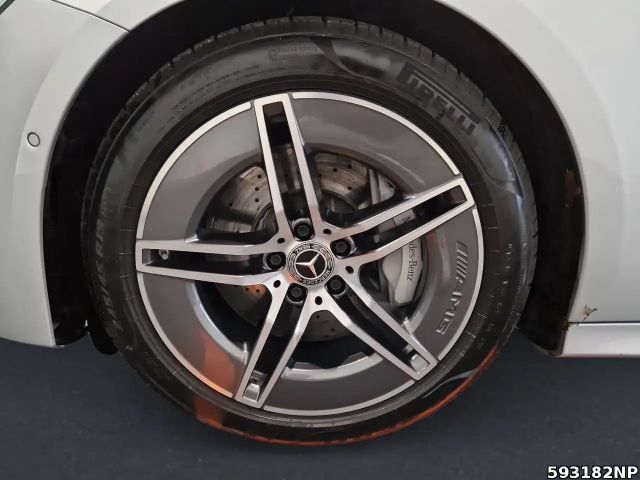 Mercedes-Benz E 220 AMG Line E 220 d Sedan