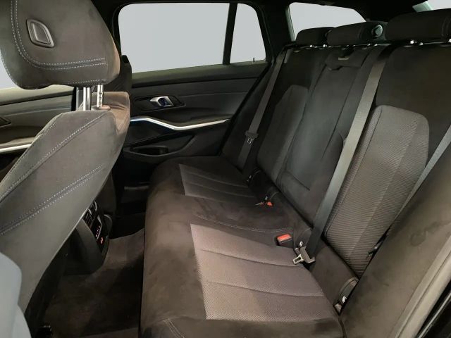 BMW 320 320i M-Sport Touring