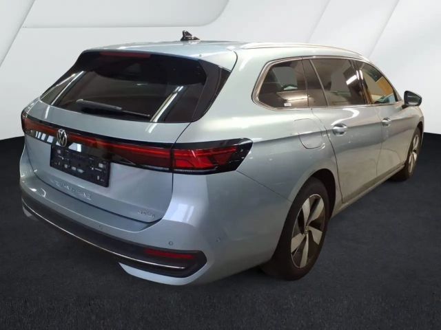 Volkswagen Passat 1.5 eTSI Business DSG