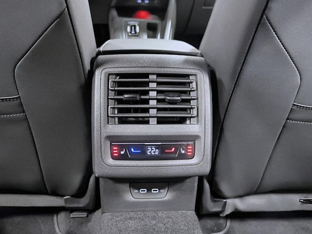 Volkswagen Golf 2.0 TSI DSG R-Line Style