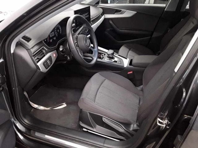 Audi A4 35 TFSI Avant S-Tronic