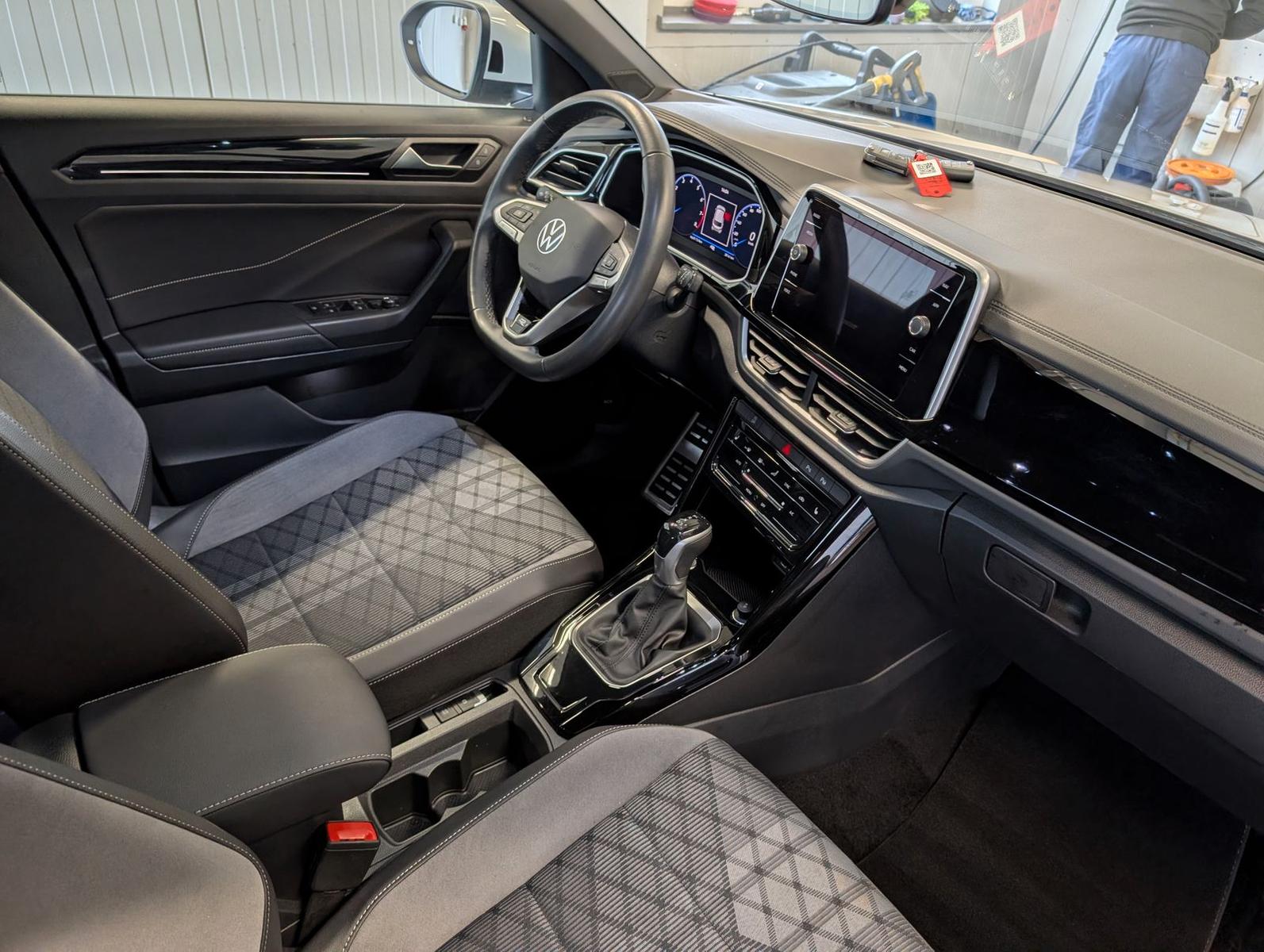 Volkswagen T-Roc 1.5 TSI DSG IQ.Drive R-Line