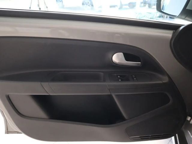 Volkswagen up! Move Move up!