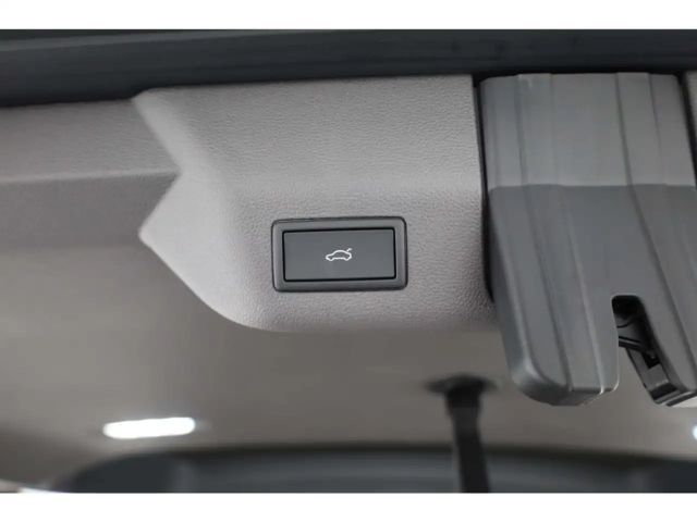 Volkswagen Multivan 2.0 TDI IQ.Drive Life T7