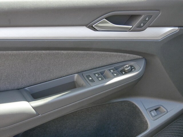 Volkswagen Golf Life Variant