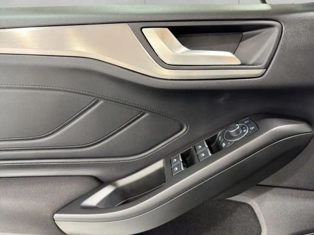 Ford Focus EcoBoost Titanium Wagon