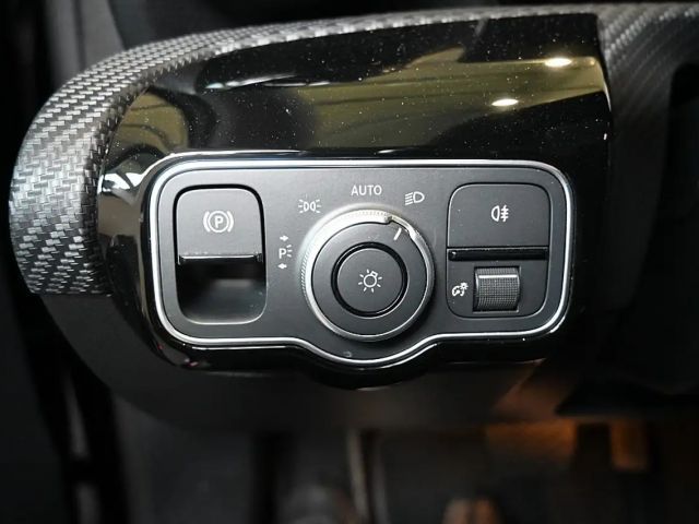 Mercedes-Benz A 180 A 180 d