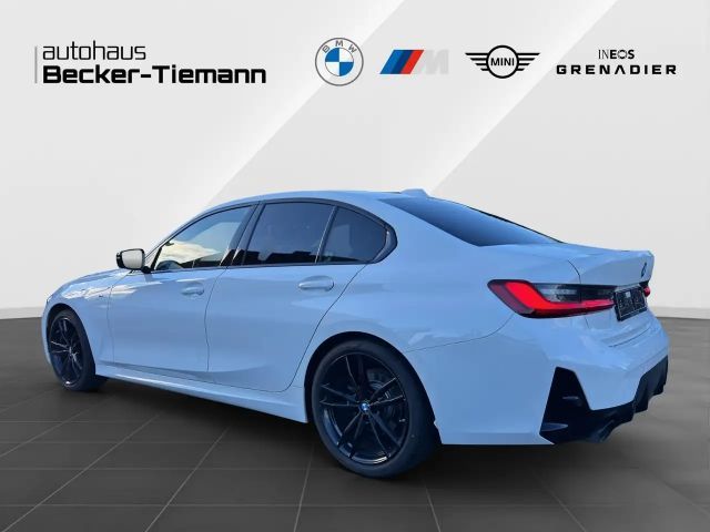 BMW 320 320i M-Sport Sedan