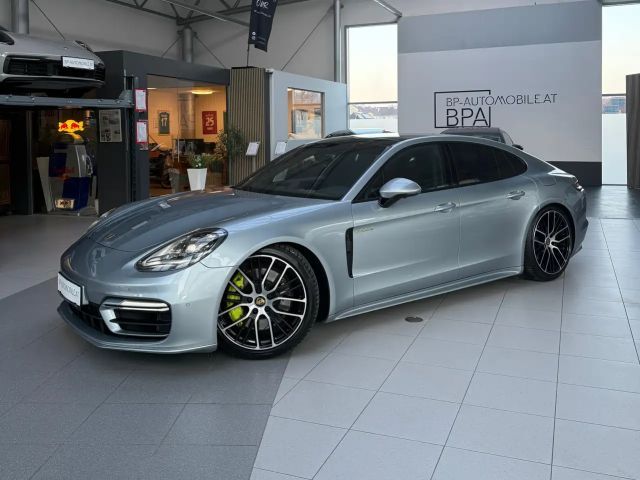 Porsche Panamera 4 E-Hybrid