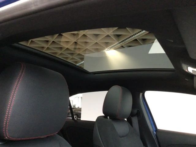 Mercedes-Benz A 250 4MATIC AMG Line Premium