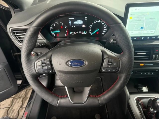 Ford Focus EcoBoost ST Line