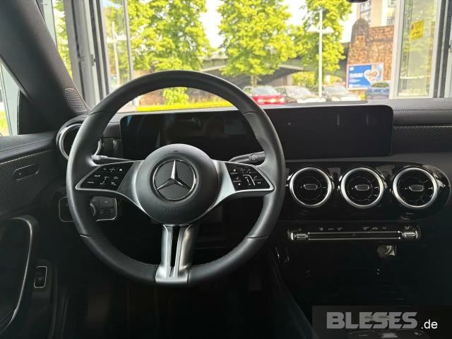 Mercedes-Benz CLA 180 Coupé Progressive