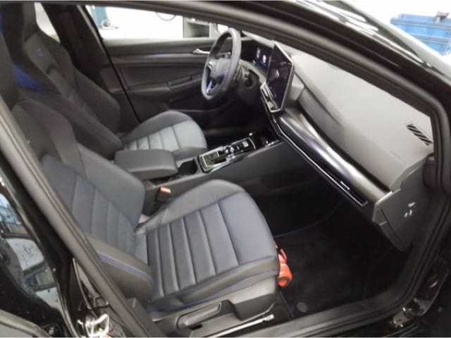 Volkswagen Golf 2.0 TSI DSG Golf VIII IQ.Drive