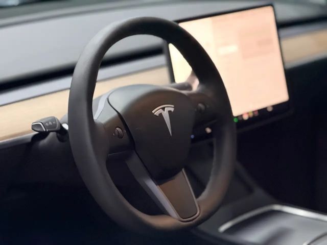 Tesla Model Y AWD Long Range