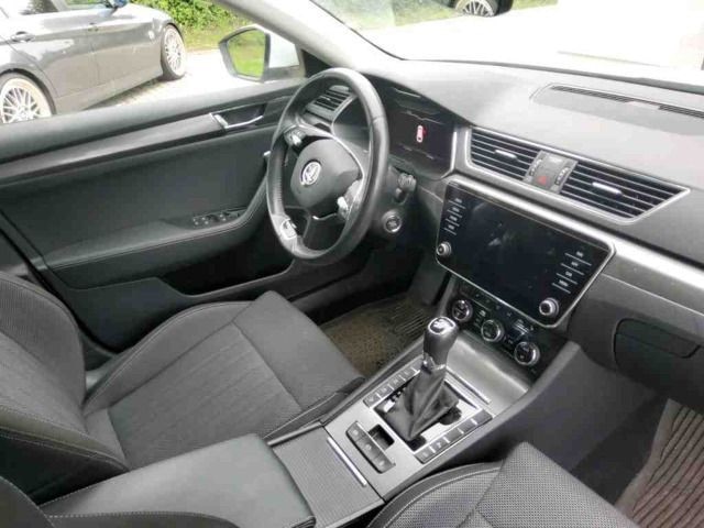 Skoda Superb Combi iV