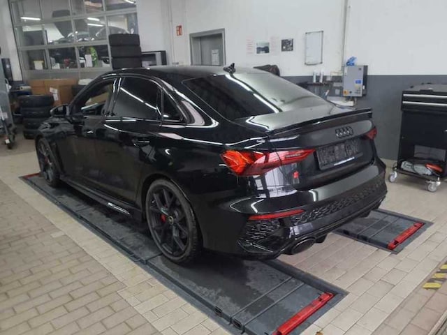 Audi RS3 Quattro S-Tronic Sedan