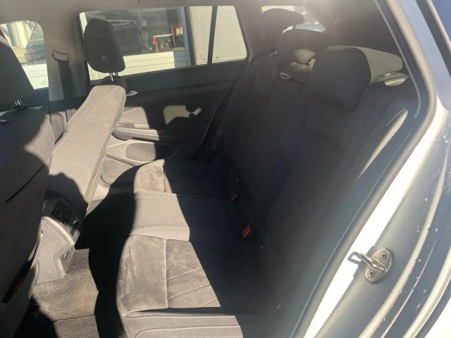 Volkswagen Golf Life Variant