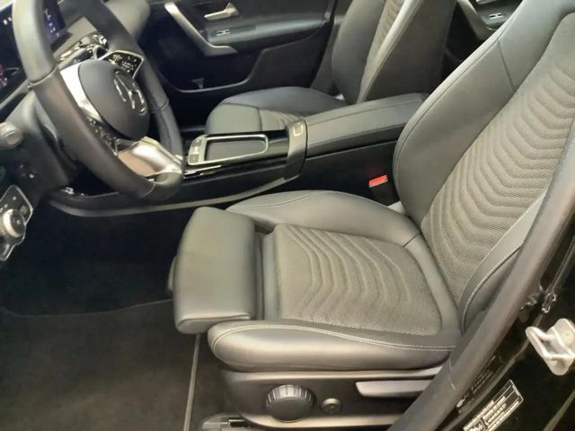 Mercedes-Benz A 200 A 200 d Progressive