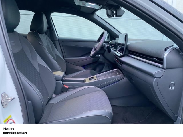 Volkswagen T-Roc 1.5 eTSI DSG R-Line Style