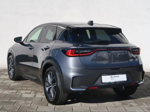 Lexus LBX E-Four Emotion