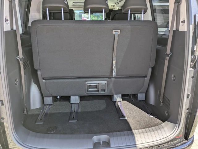 Hyundai Staria Signature