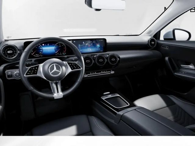 Mercedes-Benz A 180 A 180 d
