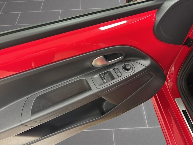 Volkswagen up! 1.0 TSI GTI