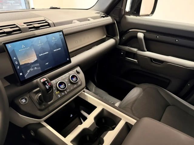 Land Rover Defender 110 D300 Dynamic SE