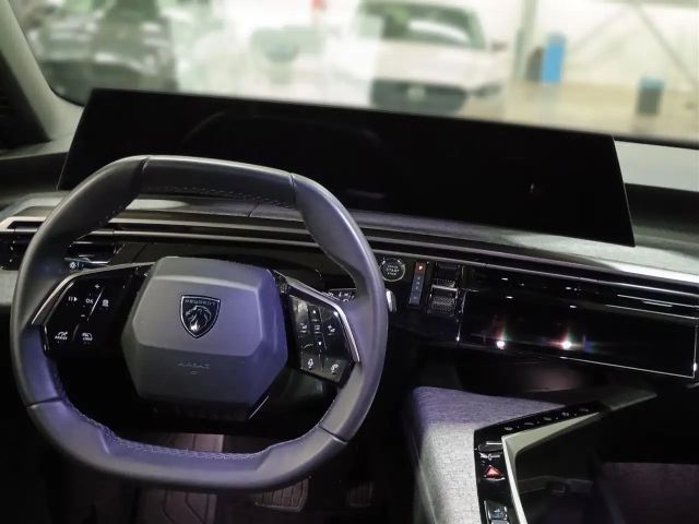 Peugeot 3008 1.2 145 e-DSC6 ACC+LED+Navi+SHZ+Winterp.