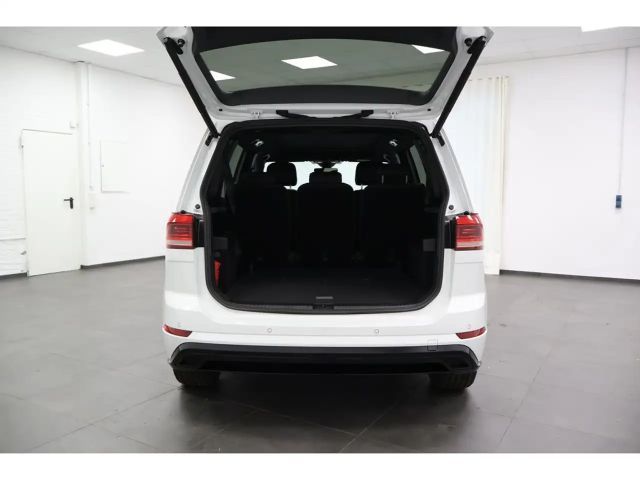 Volkswagen Touran 1.5 TSI DSG R-Line