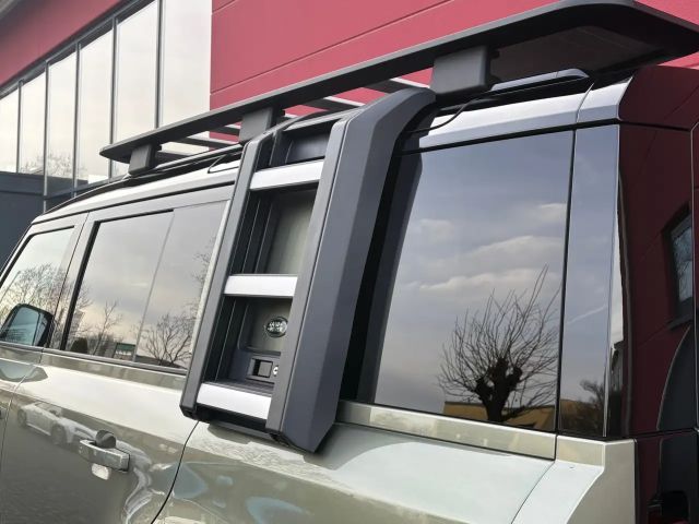 Land Rover Defender 110 D200 Dynamic SE