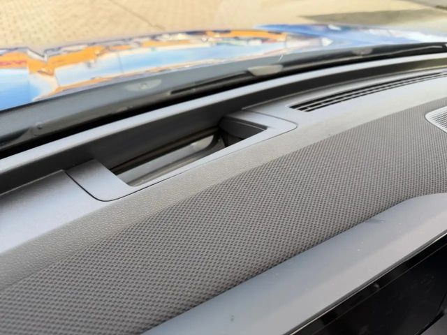 Volkswagen T-Roc IQ.Drive R-Line Style