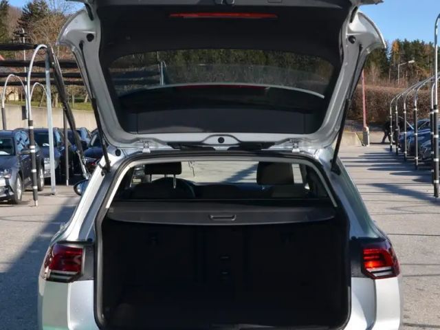 Volkswagen Golf DSG Life Variant