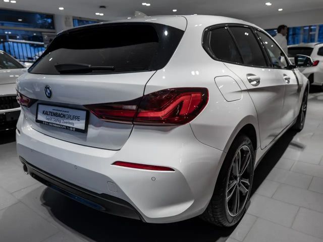 BMW 118 118i Sedan Sport Line