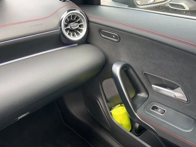 Mercedes-Benz CLA 200 AMG Line