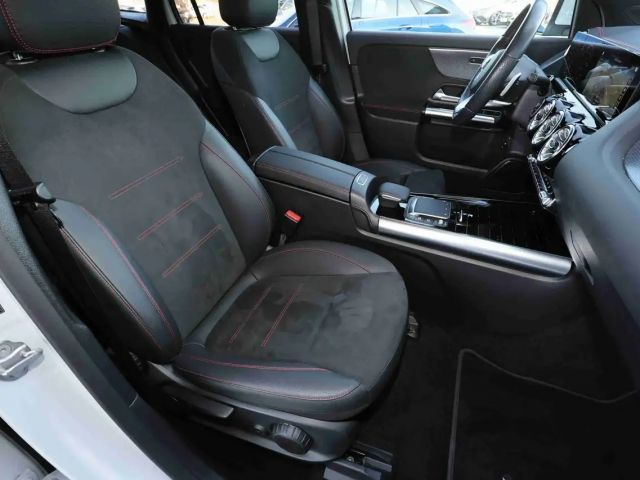 Mercedes-Benz EQA 300 AMG Line