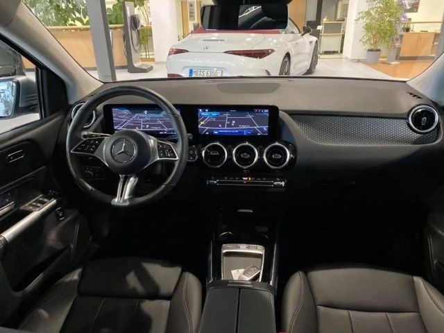 Mercedes-Benz B 180 Progressive Sedan