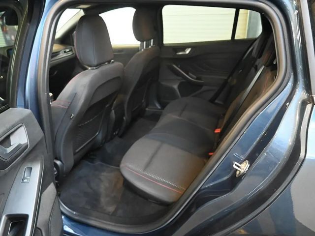 Ford Focus EcoBoost ST Line