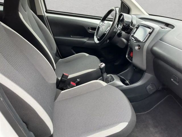 Toyota Aygo X Hatchback Play Team D X-play